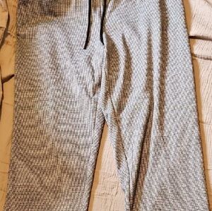 a new day Black and White Patterned Capri